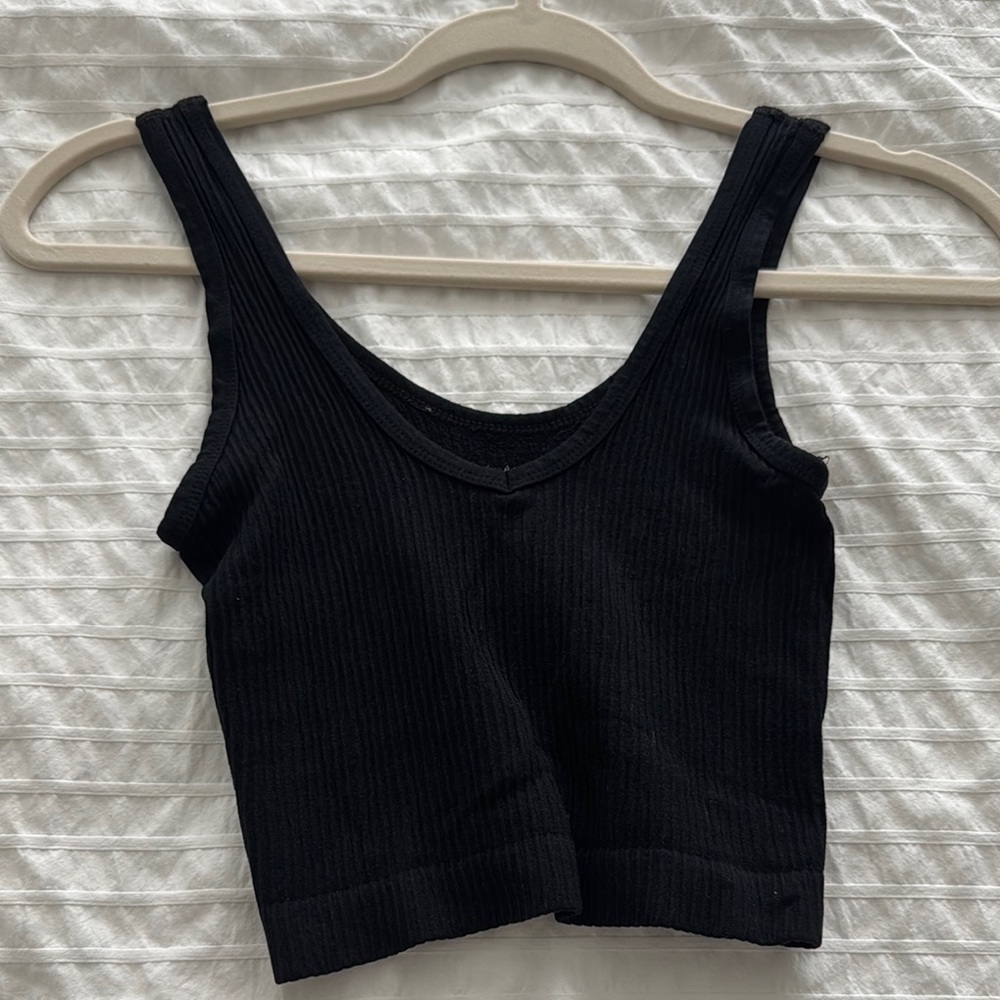 Black Ribbed Crop Top - Picture 2 of 3